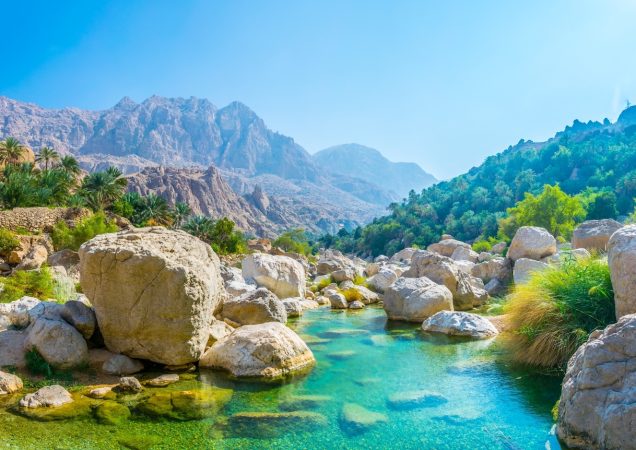 Wadi tiwi, turistika omán, koupání vádí tiwi, vádí tiwi, pohoří hadžár, zájezd omán, dovolená omán, oman zajezd